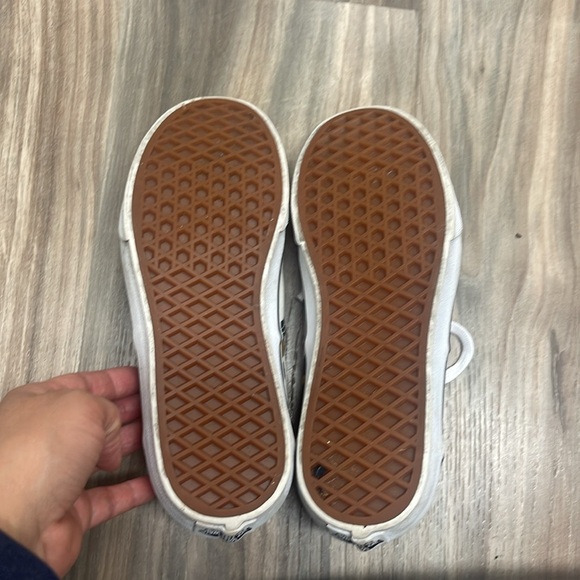 Kids Vans - Picture 6 of 8